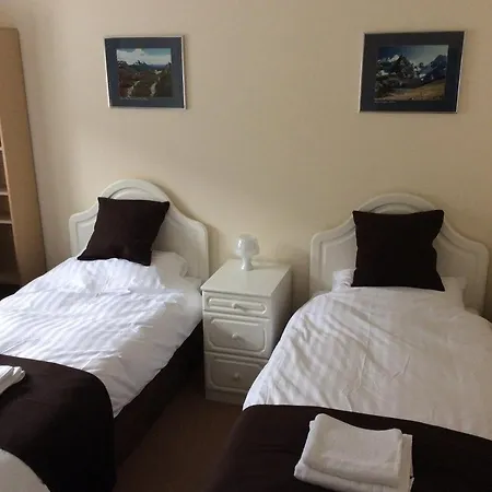 Апартаменты 9 Greta Grove House